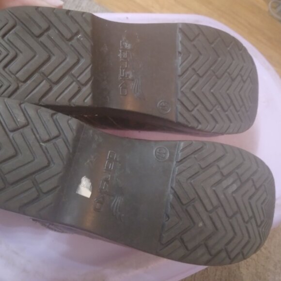 Cheetah print Dansko clog - Picture 3 of 5